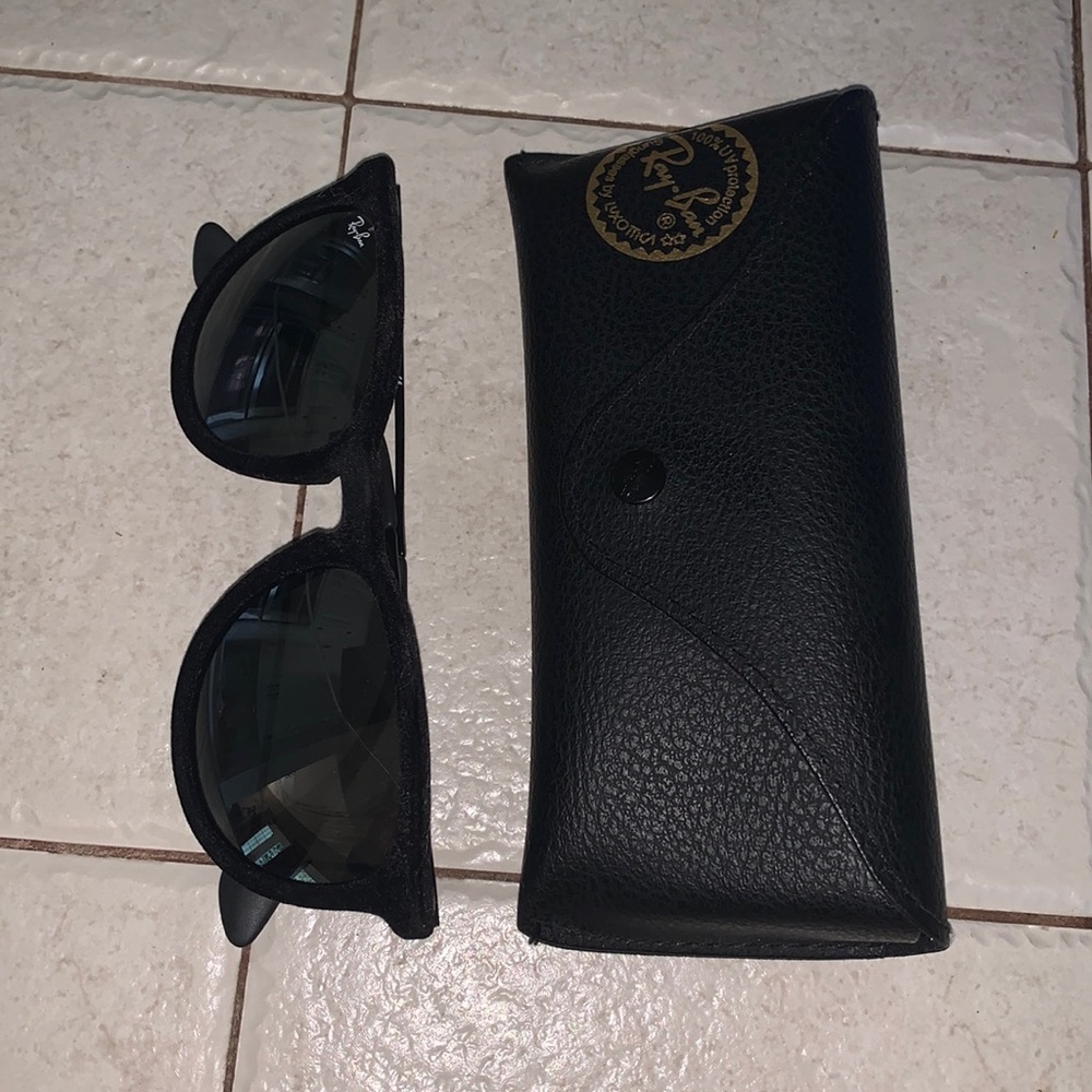 Erica Style Black Raybands